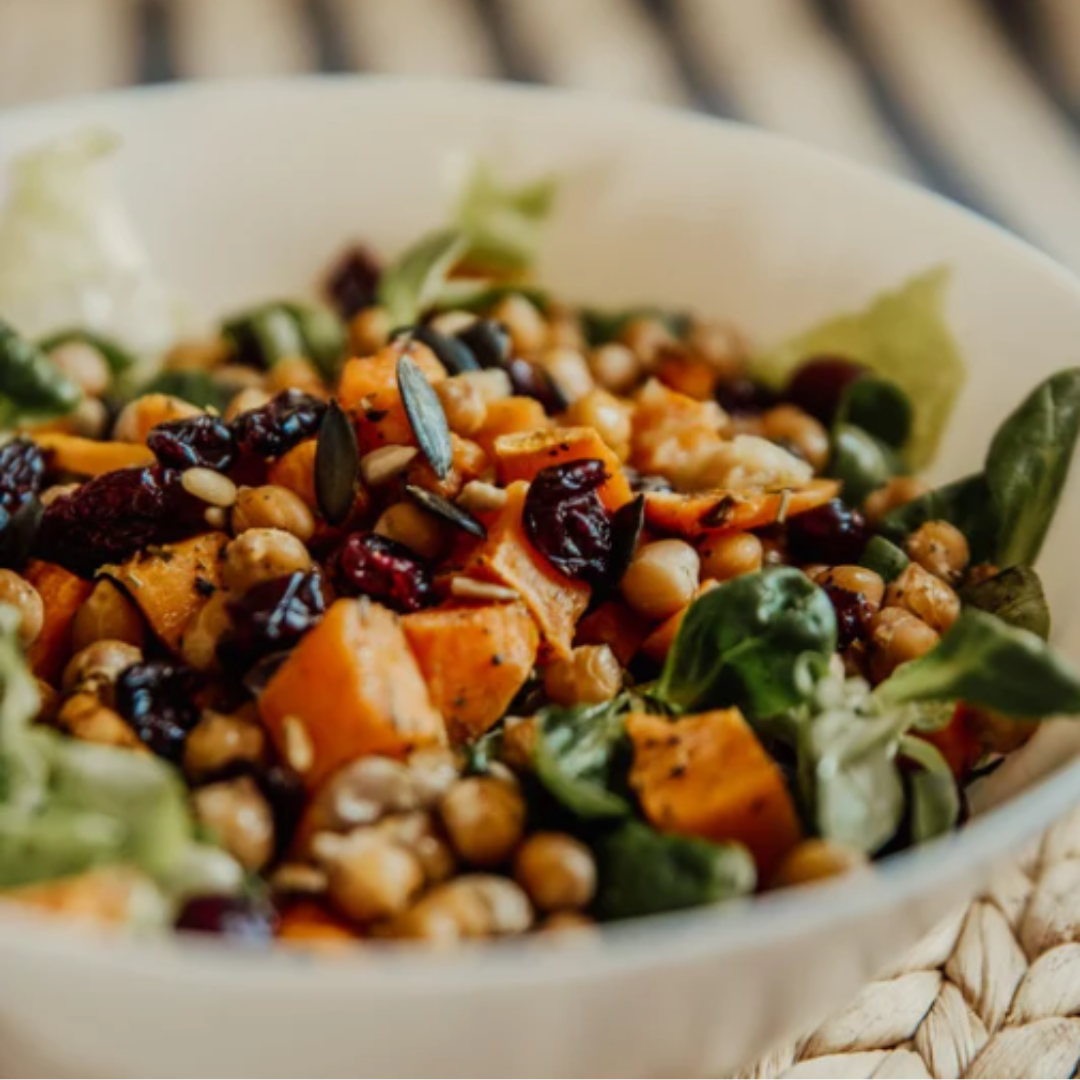 ENSALADA DE GARBANZOS CON SALSA DE CALÇOTS